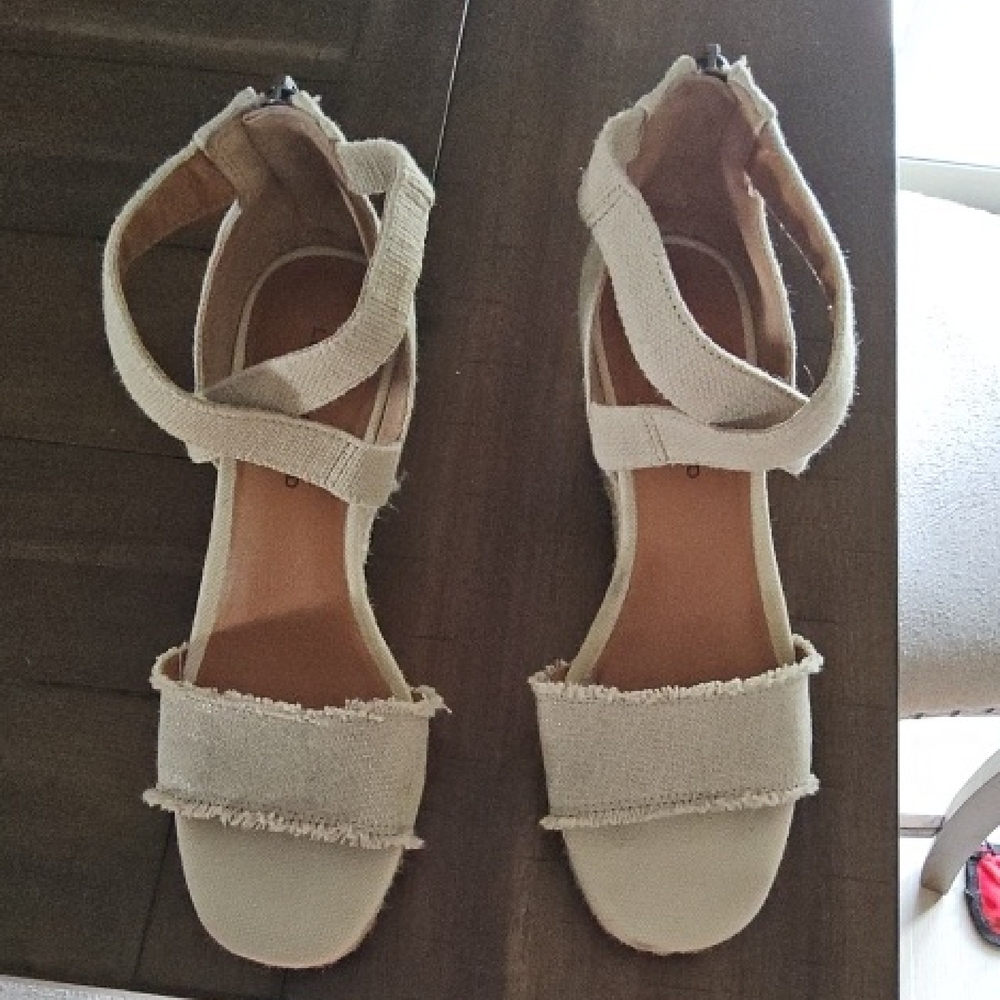 Lucky Brand Cream Sandals with Ankle Strap